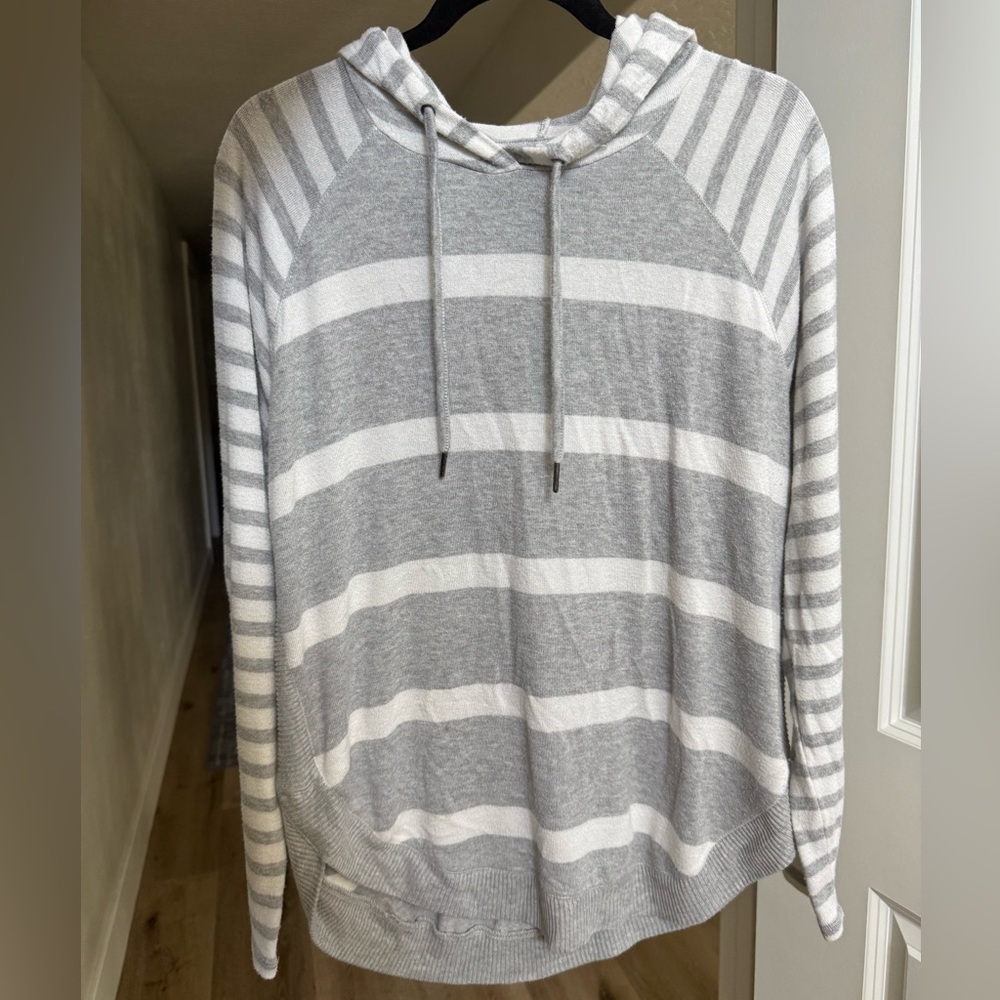 Maurices Heather Gray and White Hoodie